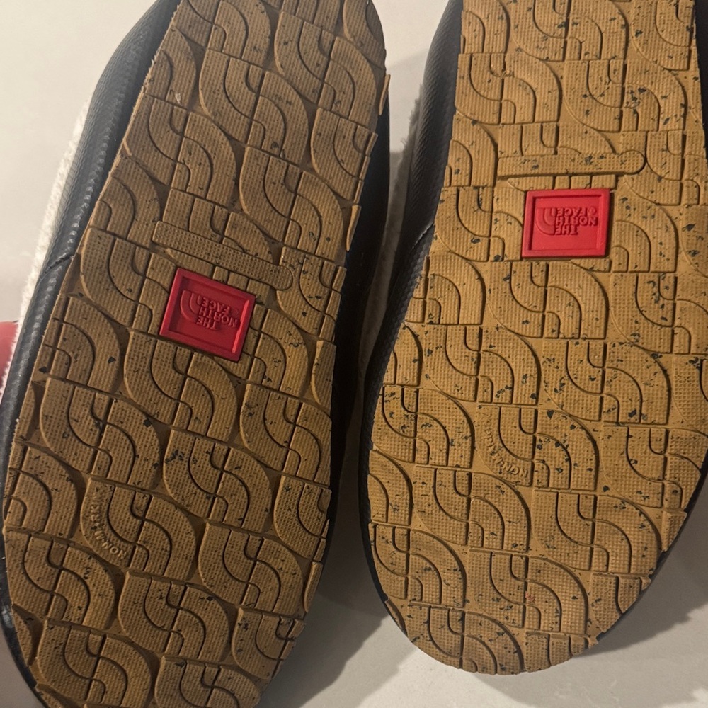 The North Face Thermoball Black and White Fleece - Size 8 - Picture 6 of 7